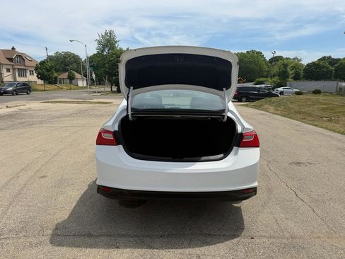 Used 2018 Chevrolet Malibu LT FWD image 8