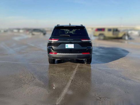 New 2026 Jeep Grand Cherokee Altitude image 10