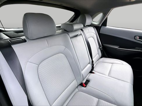 Used 2018 Hyundai Kona Limited FWD image 18