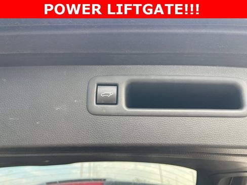 Used 2023 Toyota Highlander XLE image 10