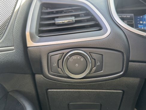 Used 2016 Ford Edge SEL w/ Equipment Group 201A image 31