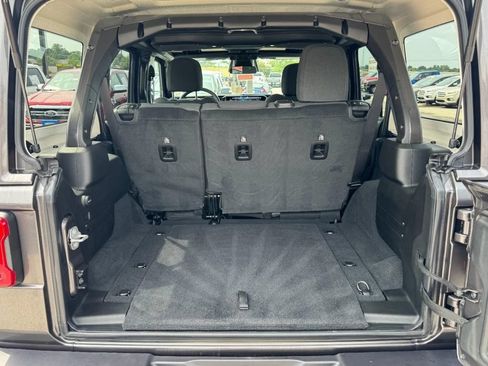 Used 2026 Jeep Wrangler Unlimited Rubicon AWD/4WD image 6