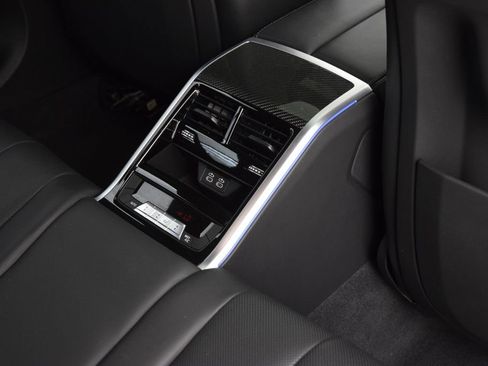 Used 2025 BMW M850i xDrive image 20