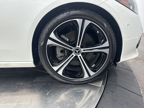 Used 2025 Mercedes-Benz C 300 Sedan image 9