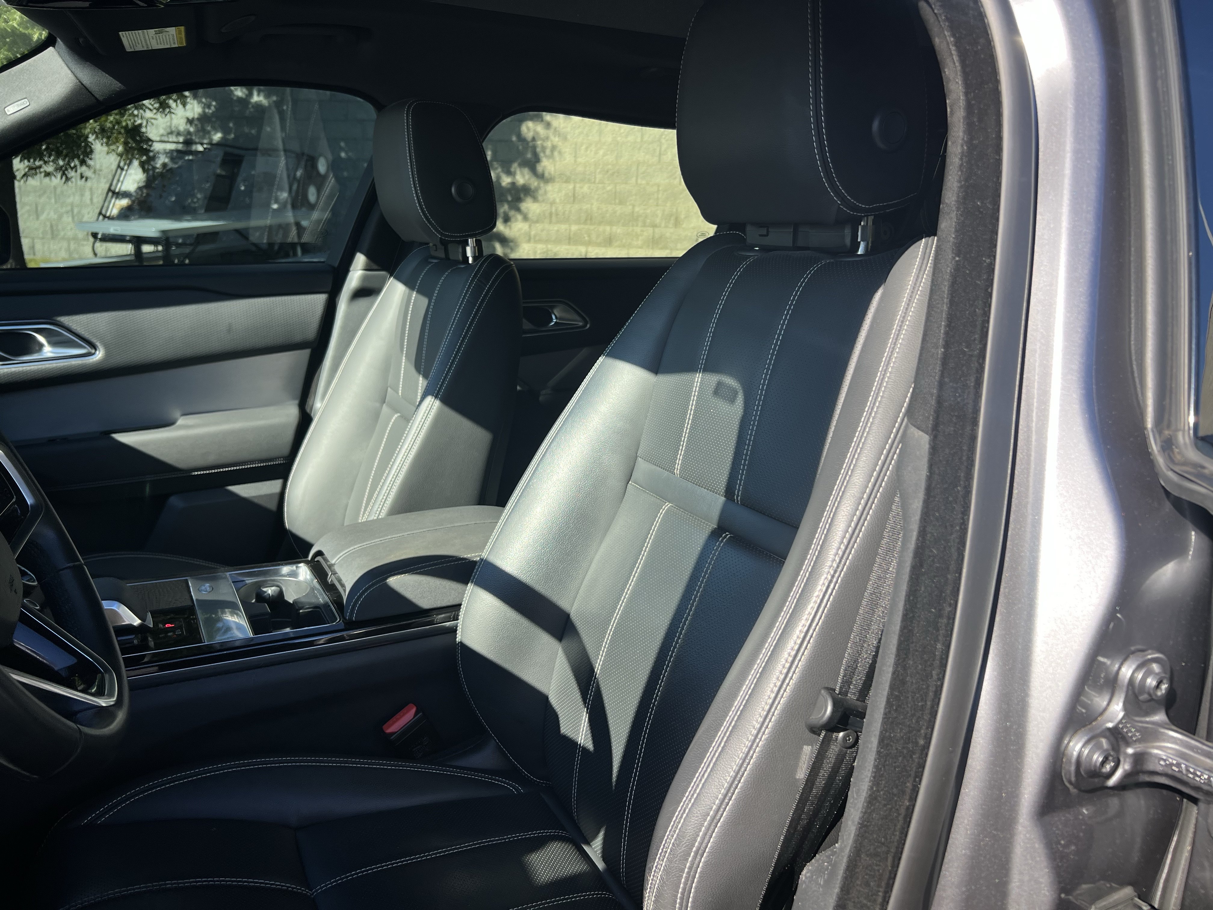 Certified 2023 Land Rover Range Rover Velar R-Dynamic S AWD/4WD image 17
