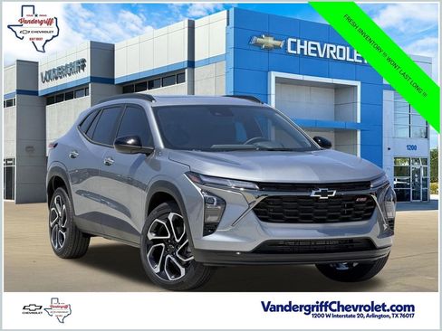 New 2026 Chevrolet Trax RS w/ Sunroof Package FWD image 1