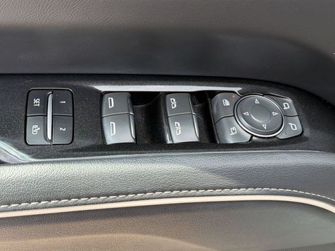 Used 2022 Cadillac Escalade ESV Premium Luxury RWD image 24