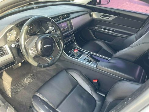 Used 2017 Jaguar XF RWD image 13