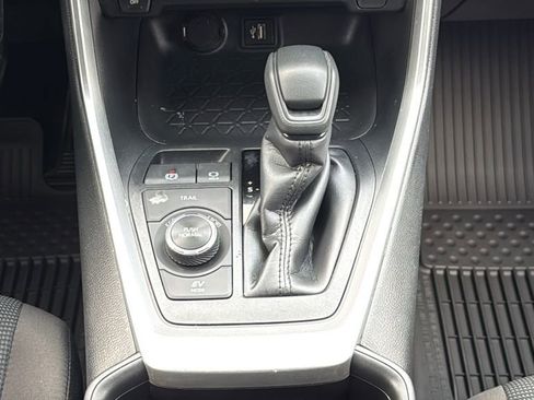 Used 2024 Toyota RAV4 LE AWD/4WD image 25