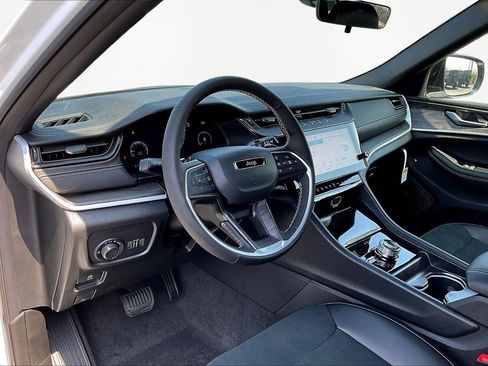 New 2026 Jeep Grand Cherokee L 4WD image 16