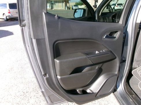 Used 2021 Chevrolet Colorado LT w/ LT Convenience Package image 14