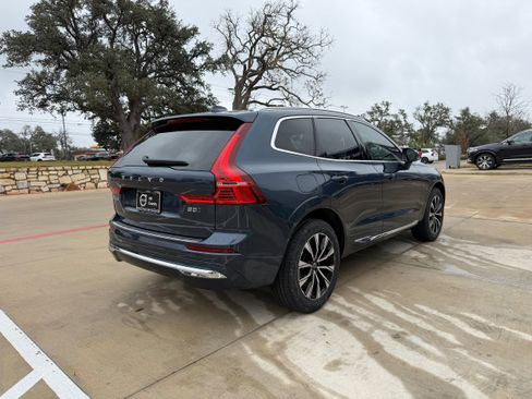 Certified 2023 Volvo XC60 B5 Plus w/ Climate Package image 6