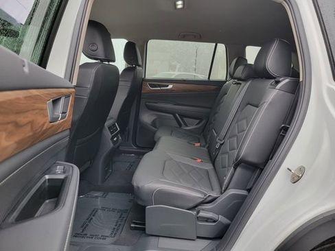 Used 2025 Volkswagen Atlas SE image 22
