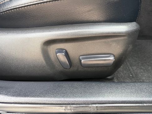 Used 2016 Toyota Avalon XLE image 24