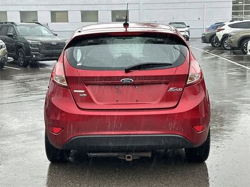 Used 2015 Ford Fiesta SE image 4
