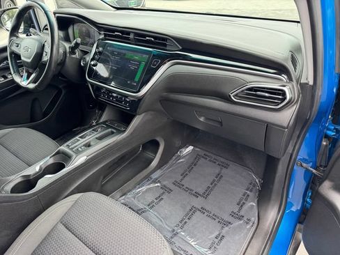Certified 2022 Chevrolet Bolt LT FWD image 5