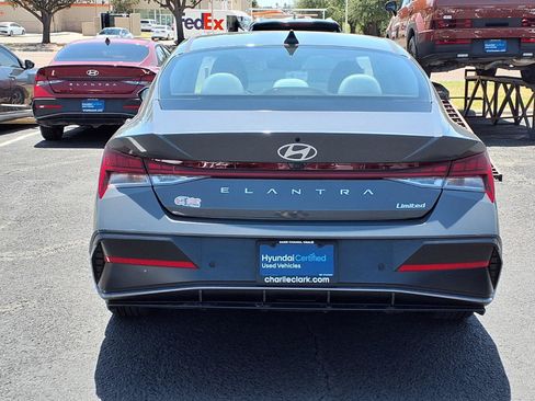 Certified 2024 Hyundai Elantra Limited FWD image 4