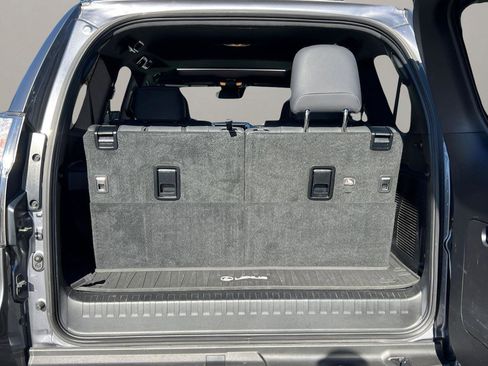 Used 2020 Lexus GX 460 Premium image 19