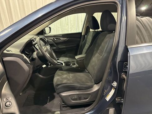 Used 2015 Nissan Rogue SV image 8