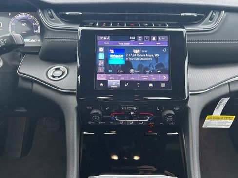 New 2025 Jeep Grand Cherokee Laredo image 17