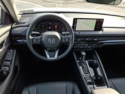 Certified 2025 Honda Accord Touring image 11