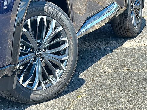 New 2026 Nissan Rogue Platinum AWD/4WD image 3
