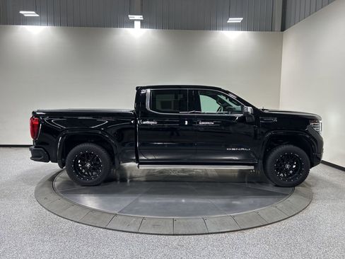 Used 2022 GMC Sierra 1500 Denali Ultimate AWD/4WD image 6