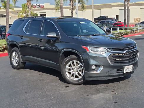 Used 2021 Chevrolet Traverse LT AWD/4WD image 2