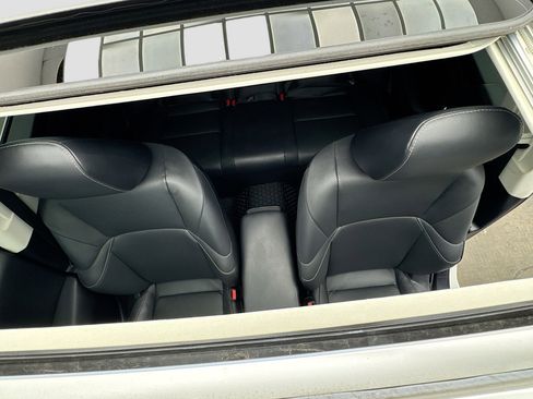 Used 2023 Lexus ES 300h w/ Premium Package image 13