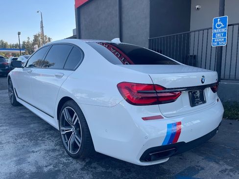 Used 2016 BMW 740i image 7