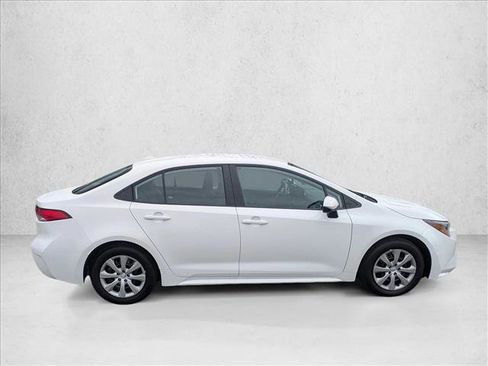 Used 2025 Toyota Corolla LE image 4