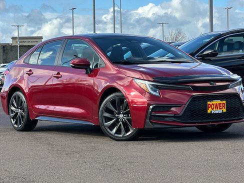 Used 2023 Toyota Corolla SE image 2