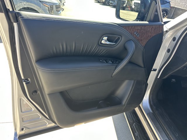Used 2019 Nissan Armada Platinum w/ Captain's Chairs Package RWD image 4