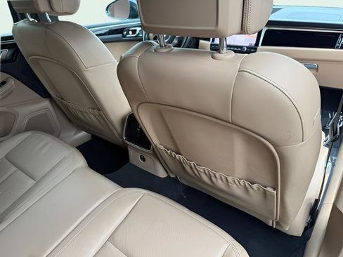 Used 2021 Porsche Macan image 27