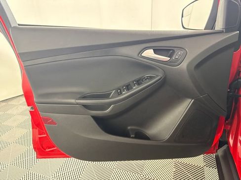 Used 2016 Ford Focus SE FWD image 27