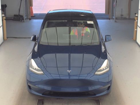 Used 2021 Tesla Model Y Long Range AWD/4WD image 2