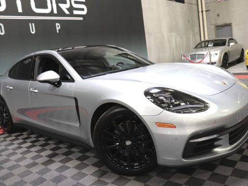 Used 2019 Porsche Panamera 4 image 11