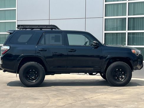 Used 2016 Toyota 4Runner Trail Premium AWD/4WD image 3