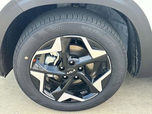 New 2026 Kia Seltos S FWD image 4