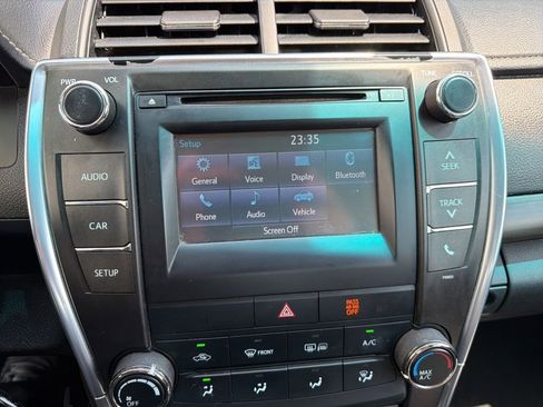 Used 2015 Toyota Camry LE FWD image 48