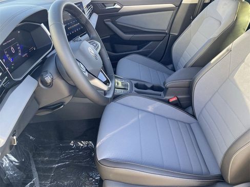 New 2025 Volkswagen Jetta SE image 15