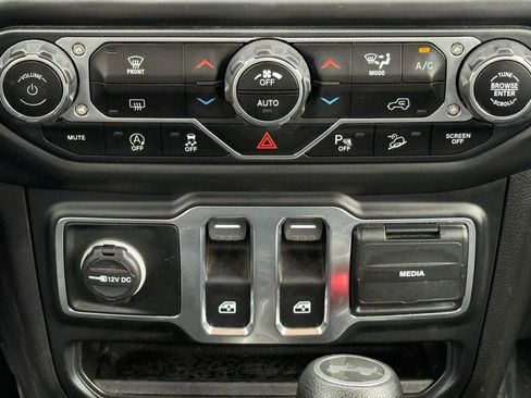Used 2020 Jeep Wrangler Sport AWD/4WD image 26
