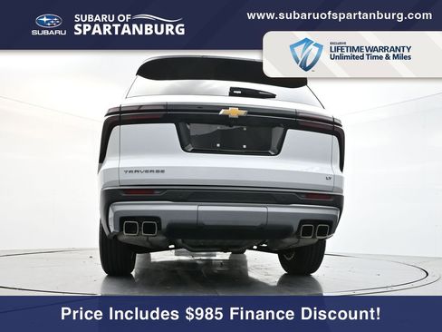 Used 2024 Chevrolet Traverse LT image 30