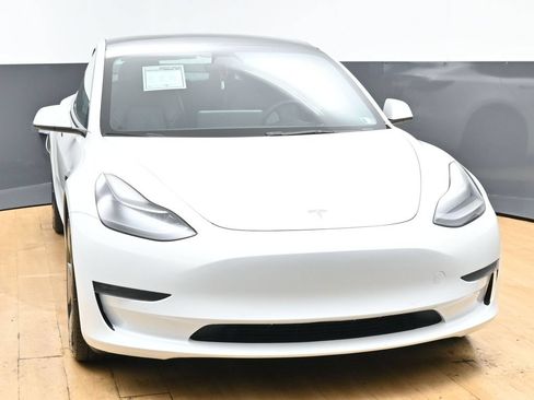 Used 2021 Tesla Model 3 Standard Range Plus RWD image 3