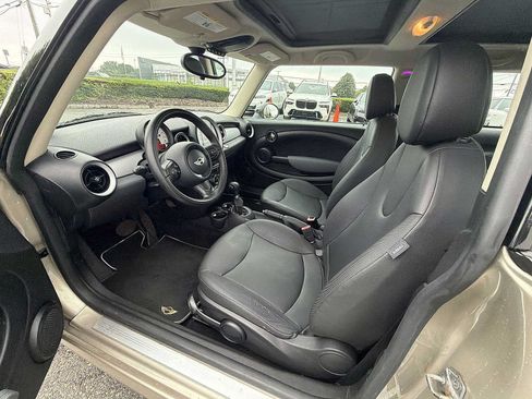 Used 2011 MINI Cooper Hardtop FWD image 10