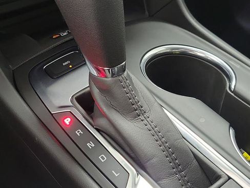 Used 2020 Chevrolet Equinox Premier image 31