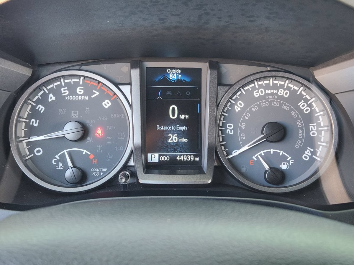 Used 2022 Toyota Tacoma TRD Off-Road AWD/4WD image 34
