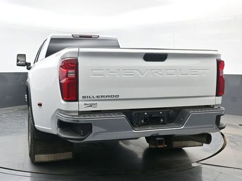 Used 2023 Chevrolet Silverado 3500 LT AWD/4WD image 12