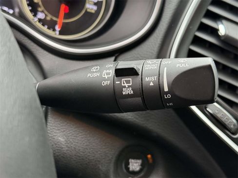 Used 2021 Jeep Cherokee Latitude Lux w/ Comfort/Convenience Group image 21