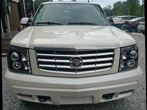 Used 2006 Cadillac Escalade AWD image 3